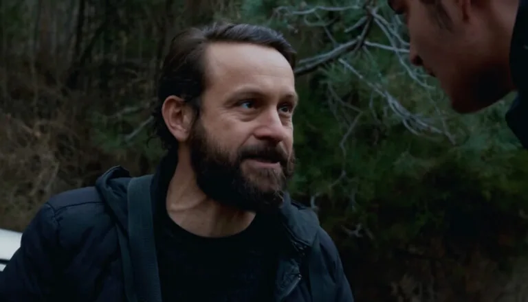 Момент из 11 серии 1 сезона