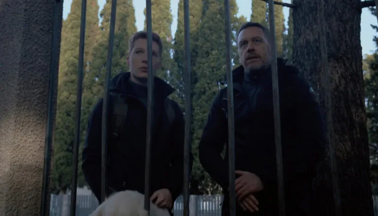 Момент из 7 серии 1 сезона